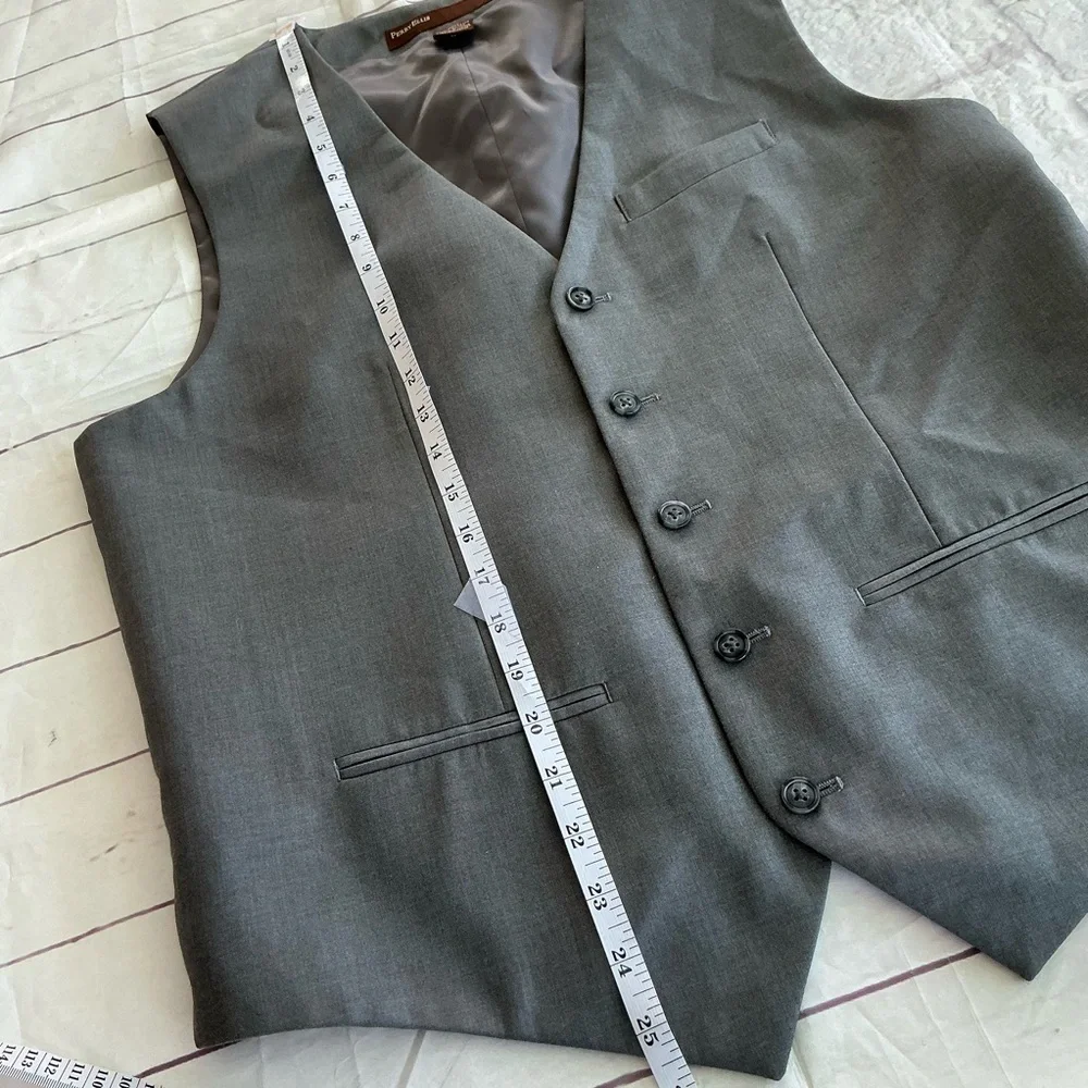 Perry Ellis Men's Charcoal Gray Five-Button Dress Vest Size Medium